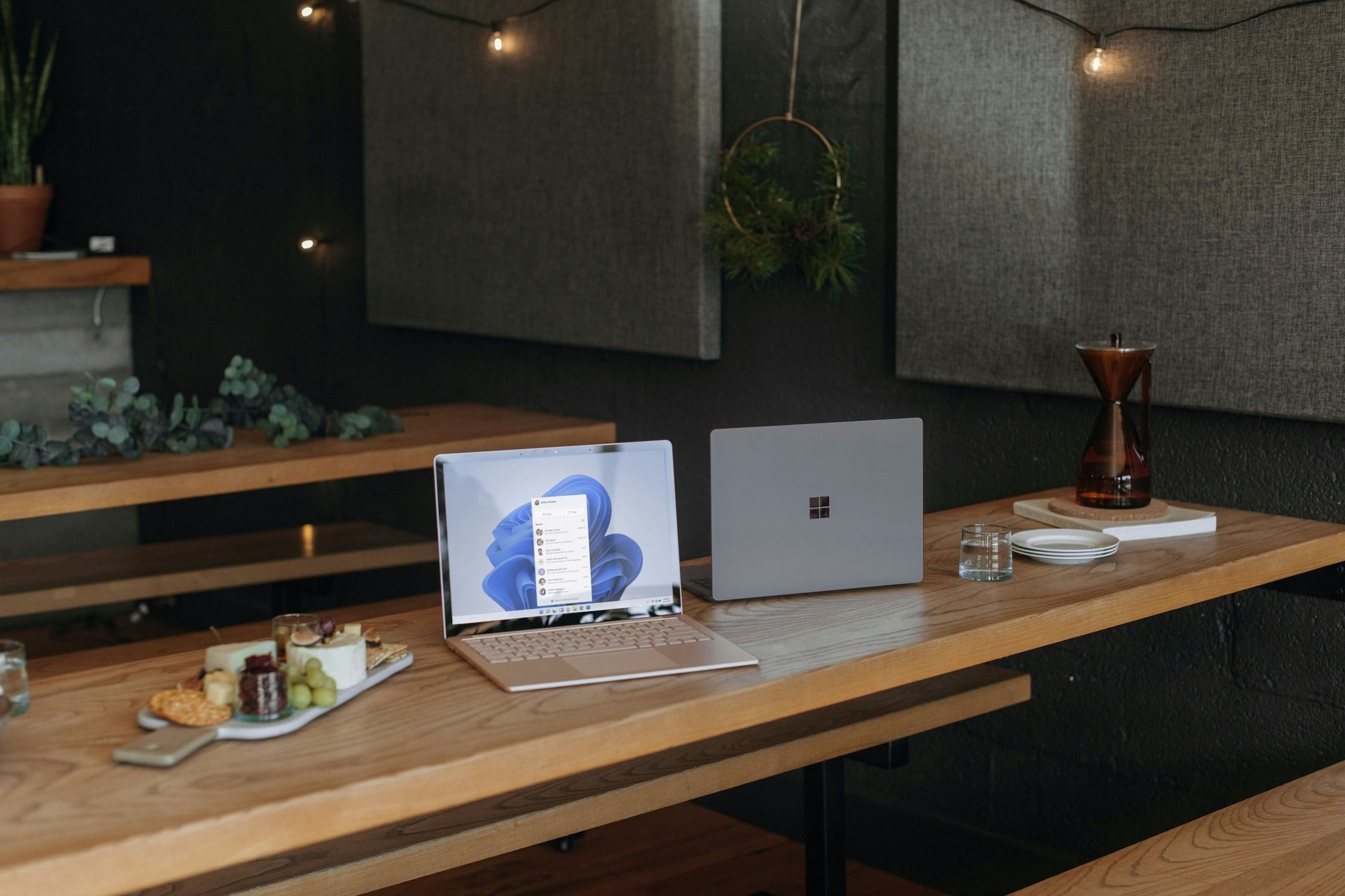windows-ACWCQs6KXcw-unsplash-min-min Personne tapant sur un clavier d'ordinateur