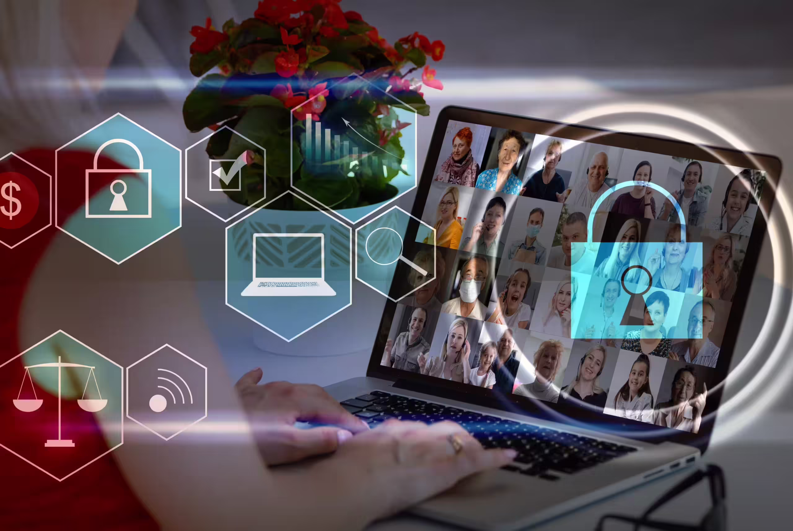 Personne tapant sur un clavier d'ordinateur